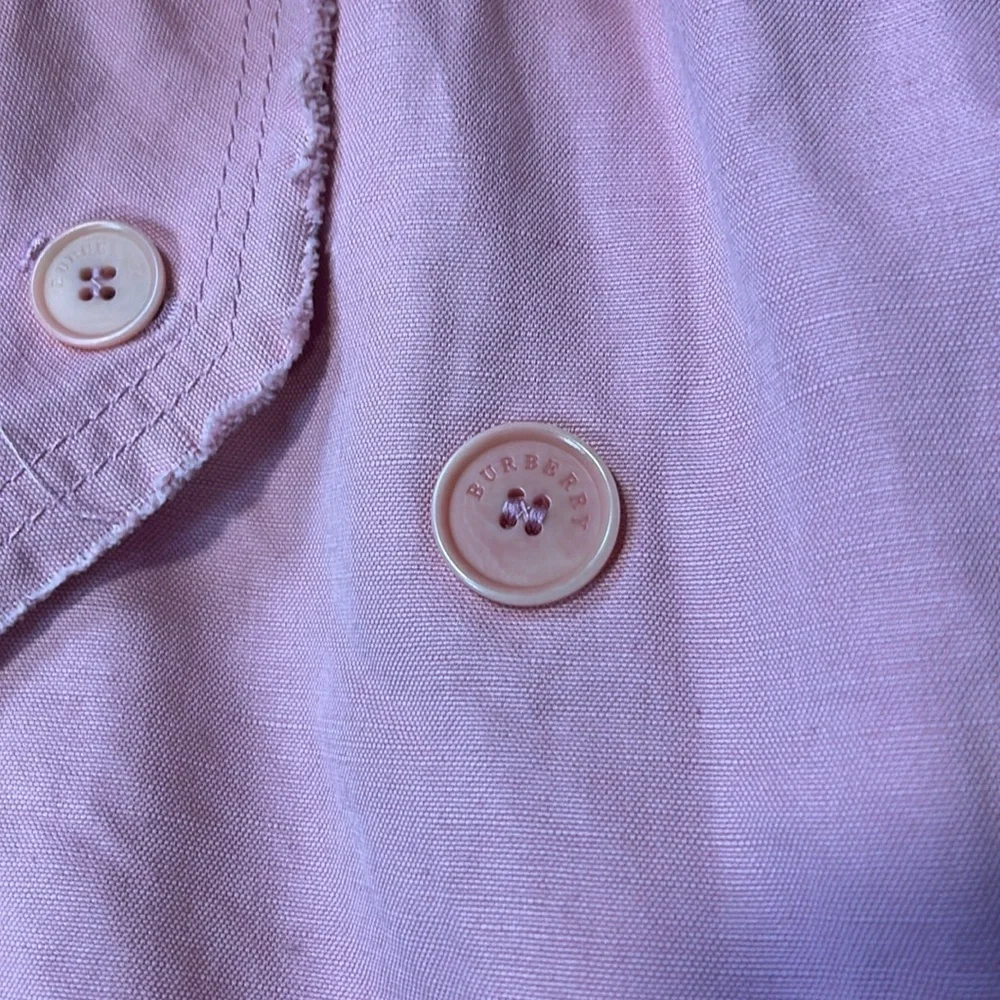 Ladies Burberry pink trenchcoat. Size 4. - Picture 2 of 7